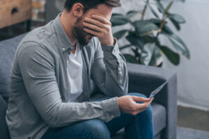 急に彼女から別れようLINEの返事は？彼女に別れたいと言われたらどうする？